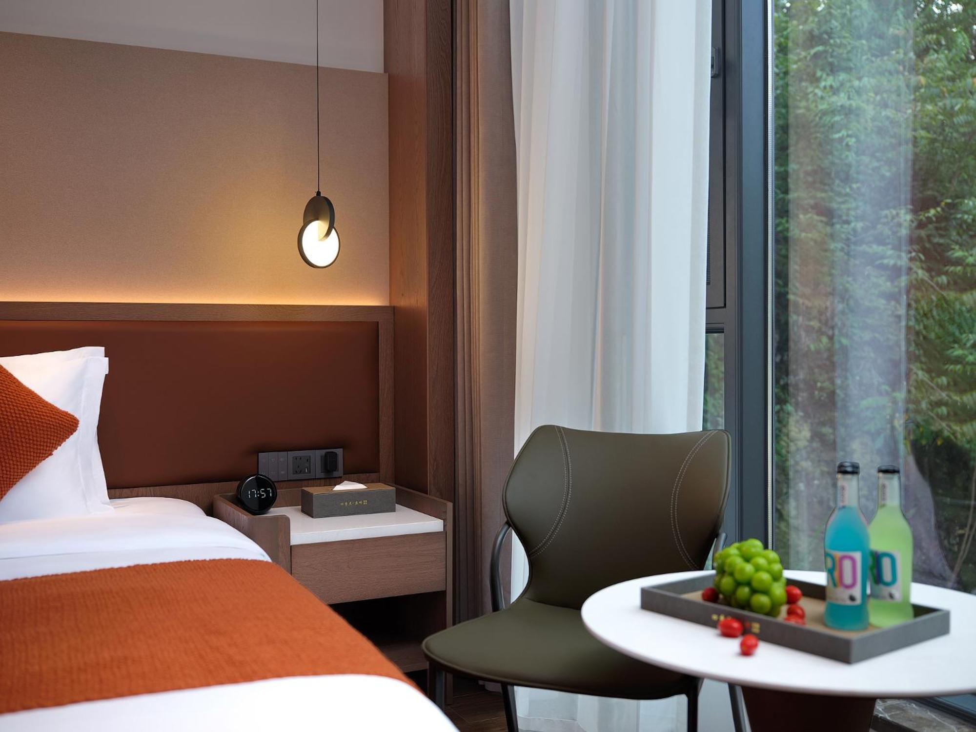 Zhangjiajie Utopia Hotel--Free One Way Pick Up Service Over 2 Nights المظهر الخارجي الصورة