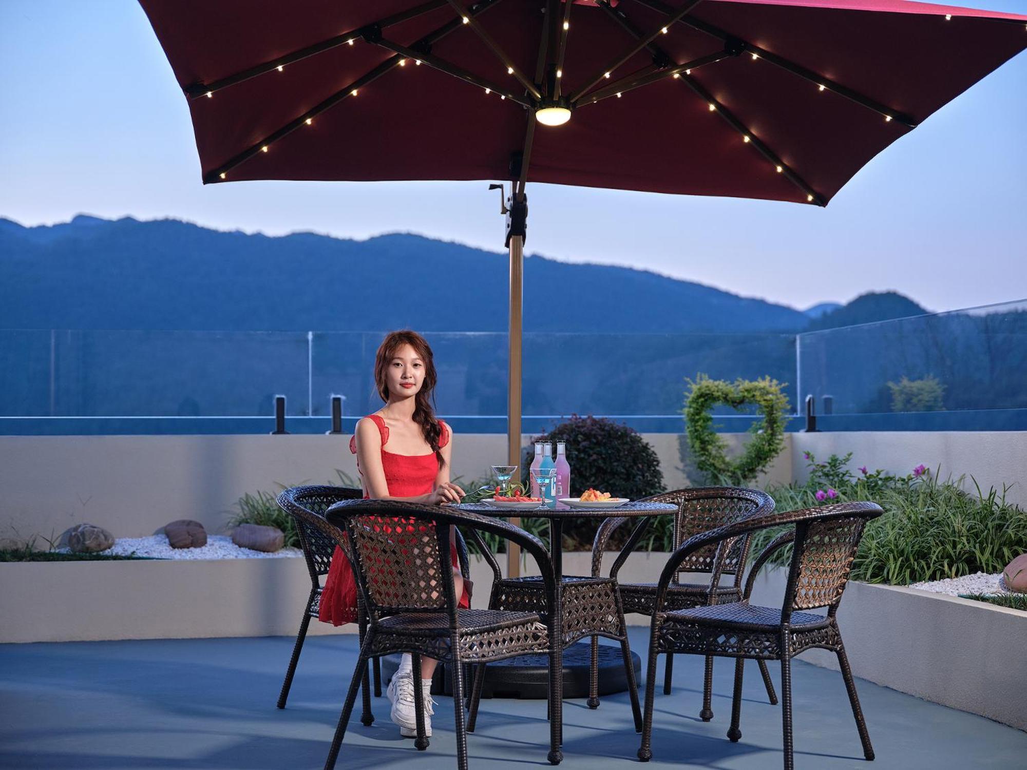 Zhangjiajie Utopia Hotel--Free One Way Pick Up Service Over 2 Nights المظهر الخارجي الصورة