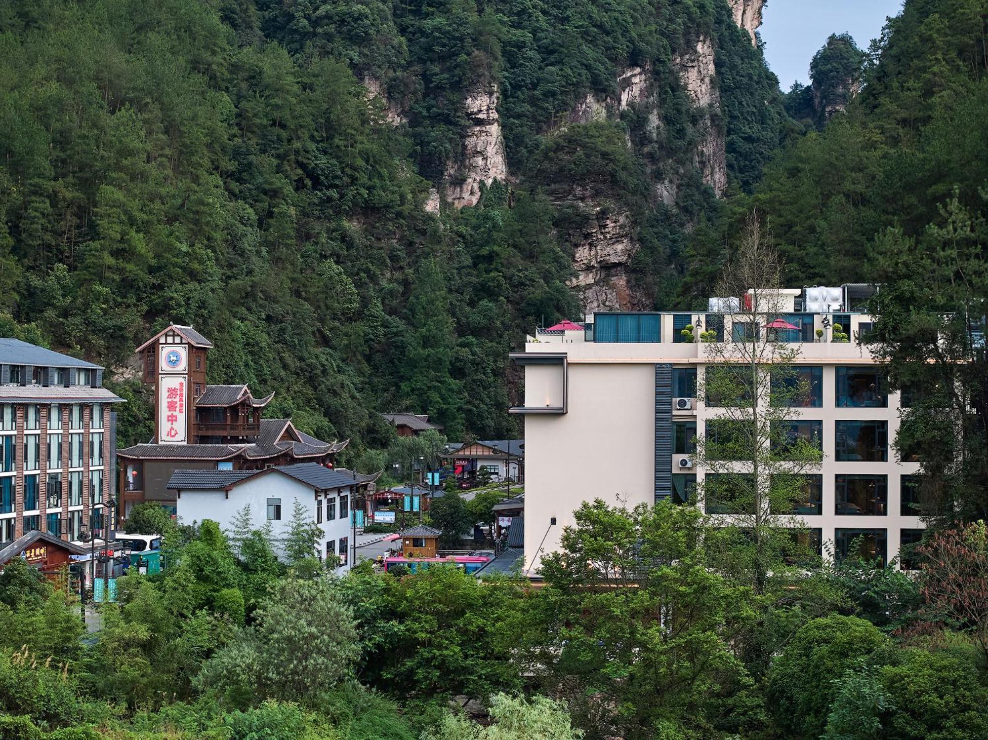 Zhangjiajie Utopia Hotel--Free One Way Pick Up Service Over 2 Nights المظهر الخارجي الصورة